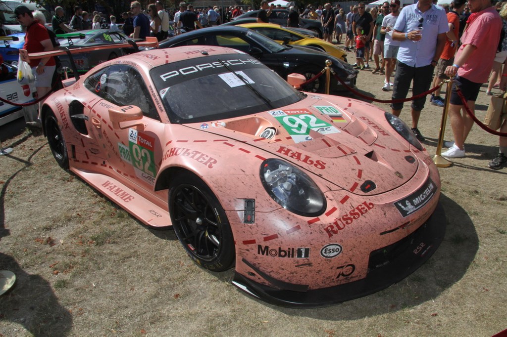 Ny – og så alligevel klassisk. Den Porsche der vandt klassen i Le Mans 2018 var i den grad historisk inspireret af Pink Pig Porsche 917 fra 1971. Super ide.
(Foto: Motorsporten.dk)